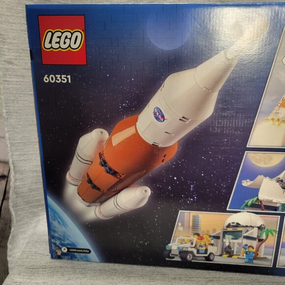 LEGO City Rocket Launch Center Building Toy Set 60351 - Picture 10 of 11